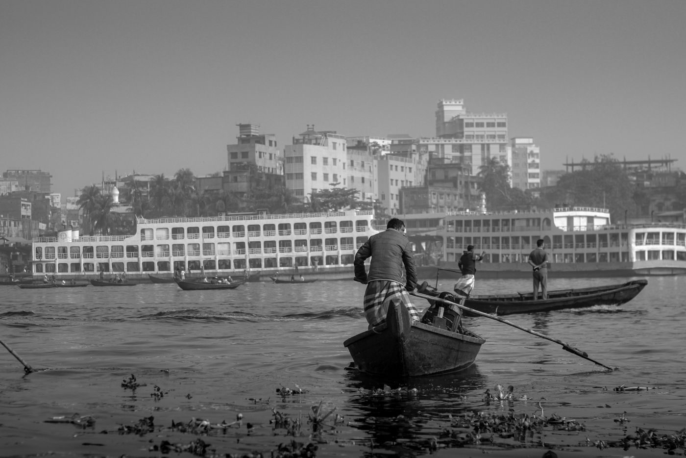 নদীর পাড়ে নতুন ওয়াকওয়ে, বিকেলে ভিড়